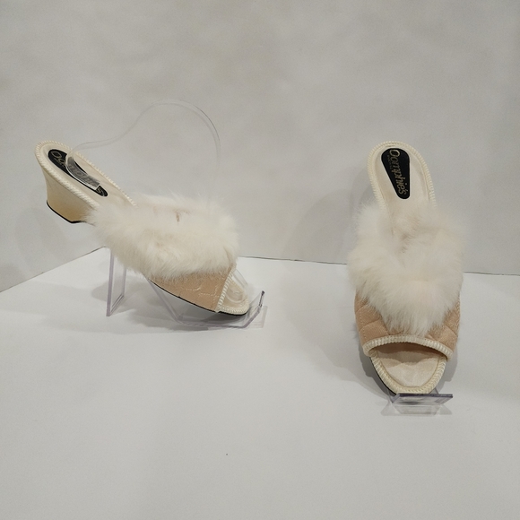 Vintage Shoes - Vintage Oomphies Bouidoir Slippers with Fur Trim